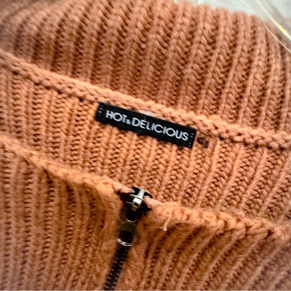 Hot & delicious fringe zip sweater ❤️ size small - Picture 6 of 6